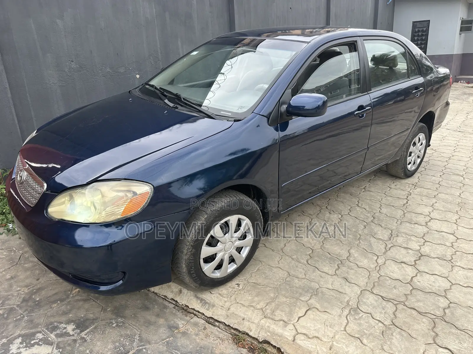 Toyota Corolla LE 2004 Blue