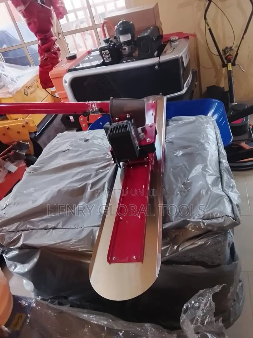 Battery Powered Industrial Screeding Plastering Machine