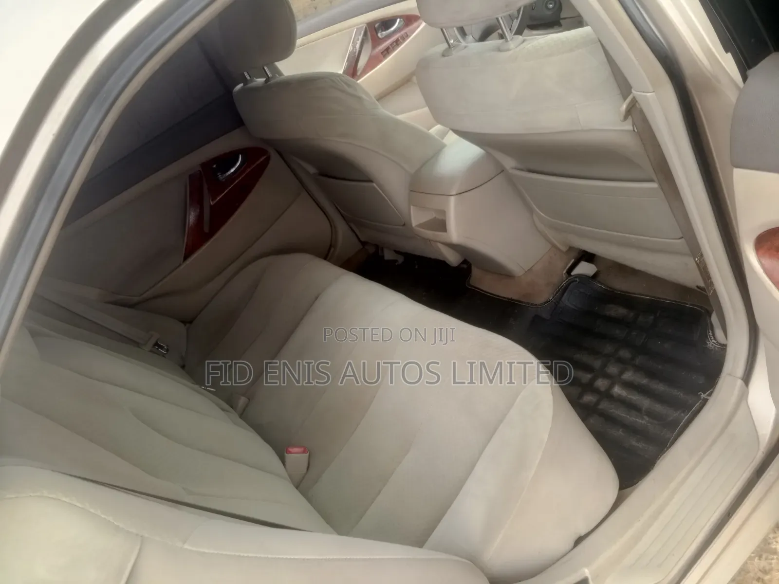 Toyota Camry LE 4dr Sedan (2.4L 4cyl 5A) 2009 Gold