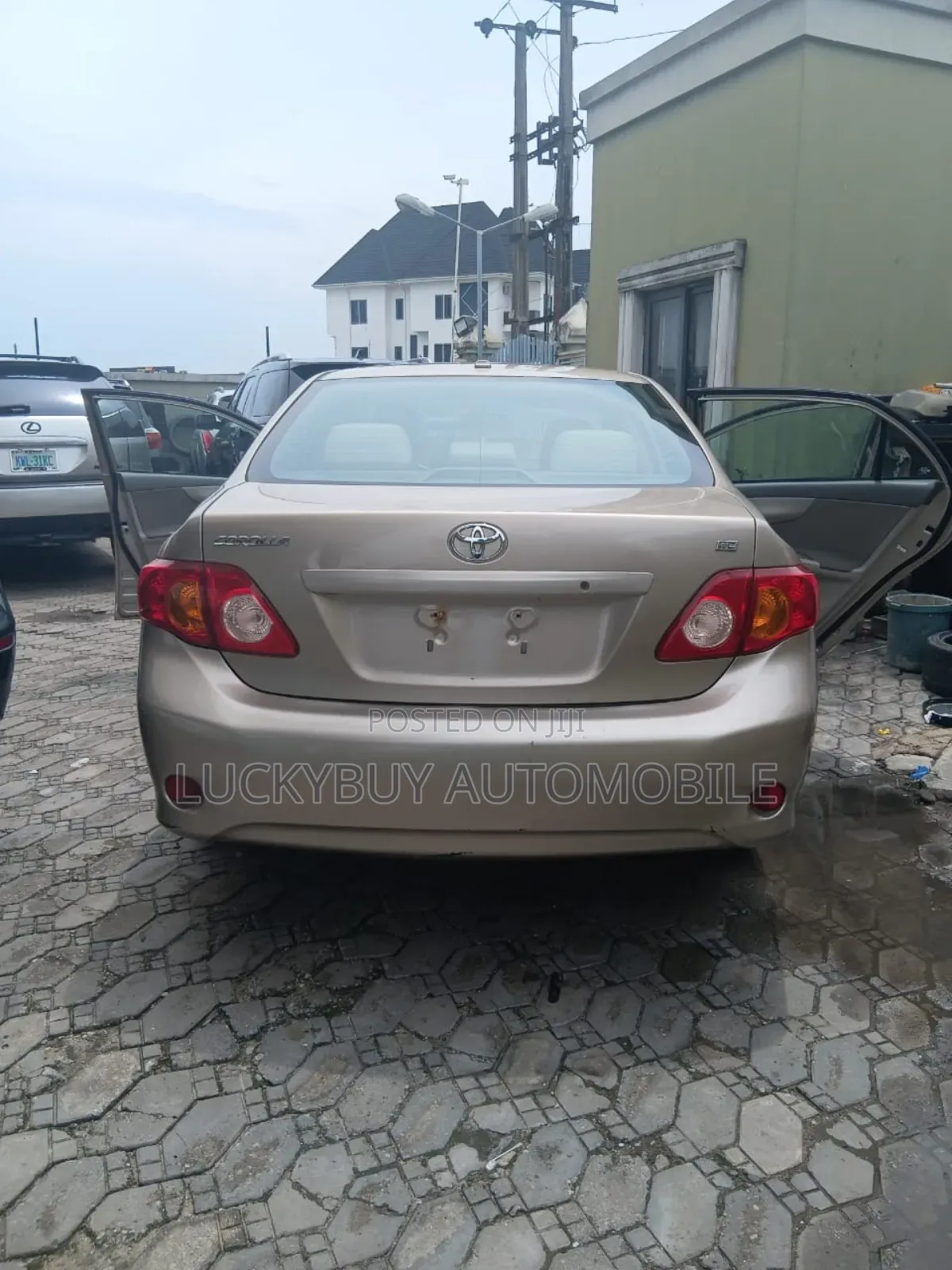 Toyota Corolla 2009 Gold