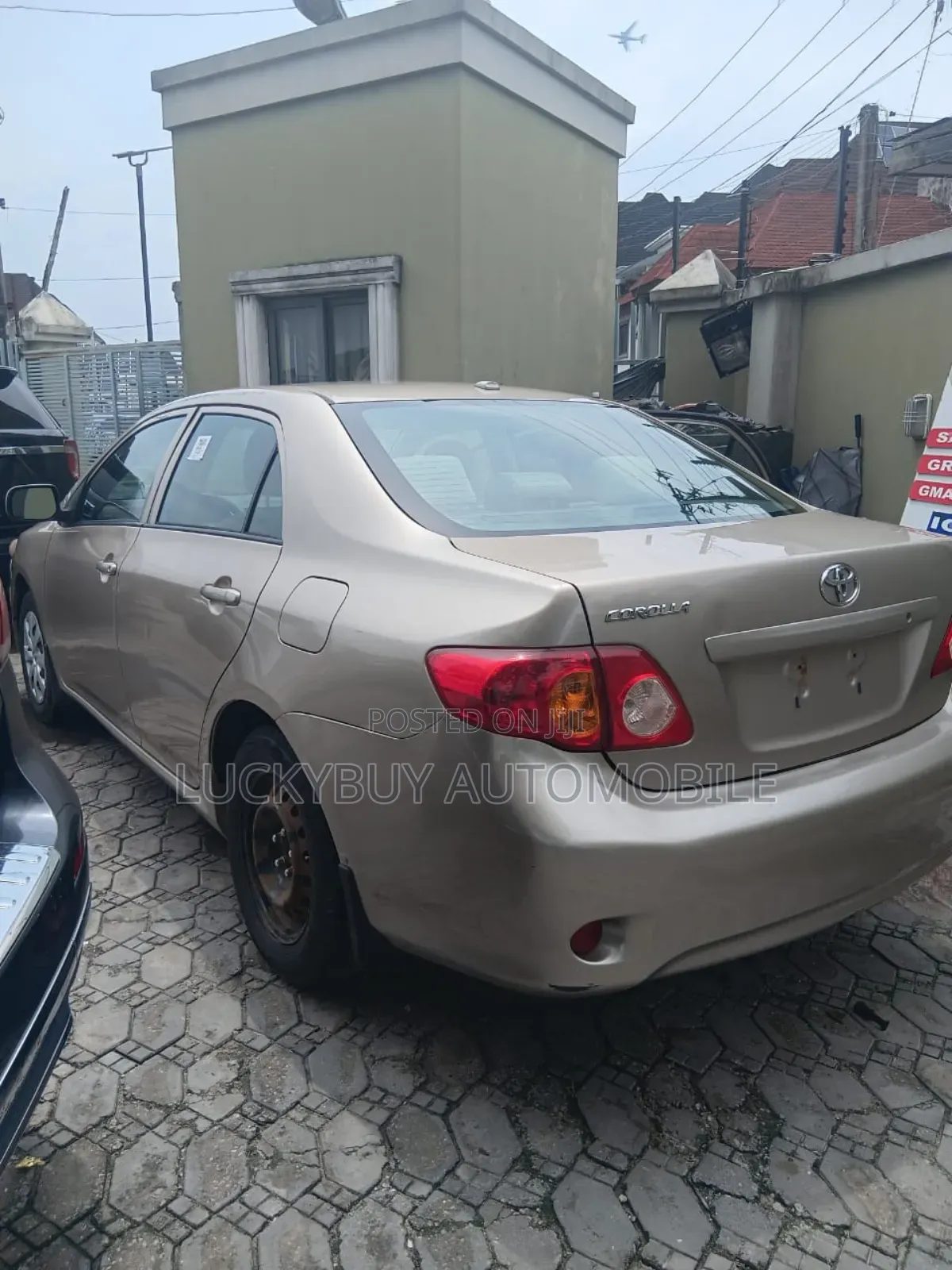 Toyota Corolla 2009 Gold