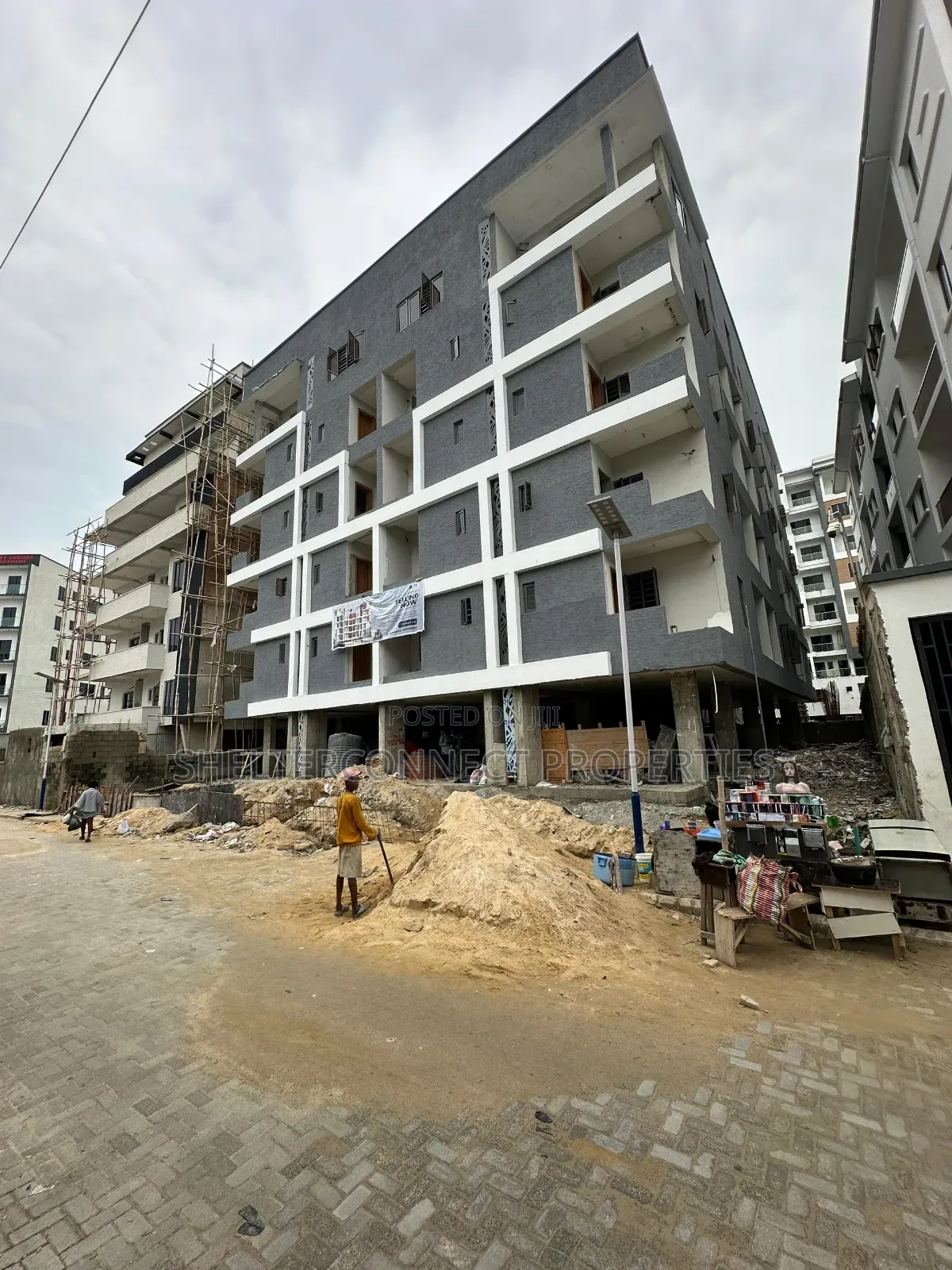 3bdrm Apartment in Lekki Phase 1 for sale
