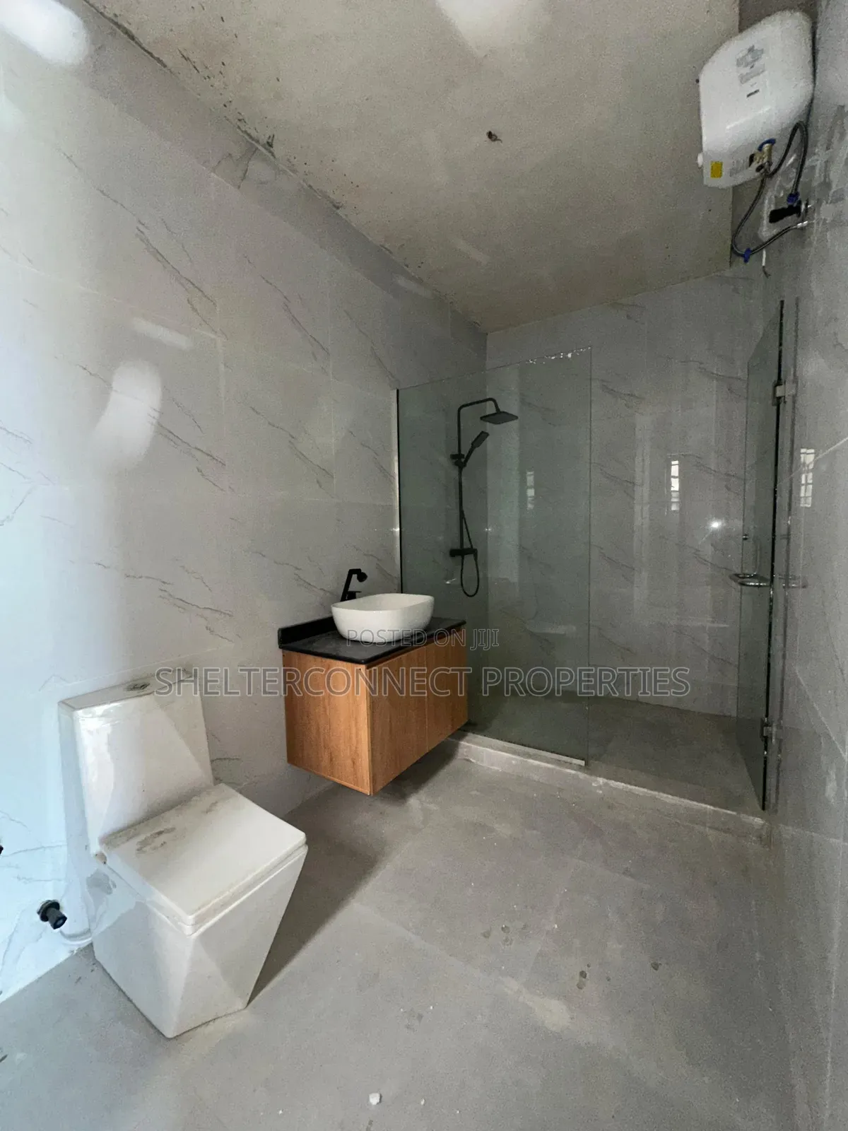3bdrm Apartment in Lekki Phase 1 for sale