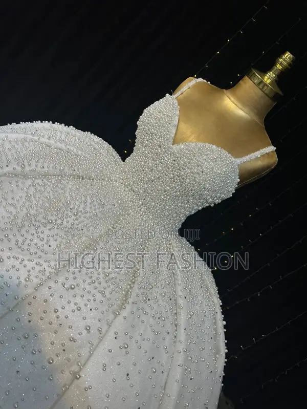 Pearl-Embellished Wedding Dress With Detachable Sleeves – Style 897