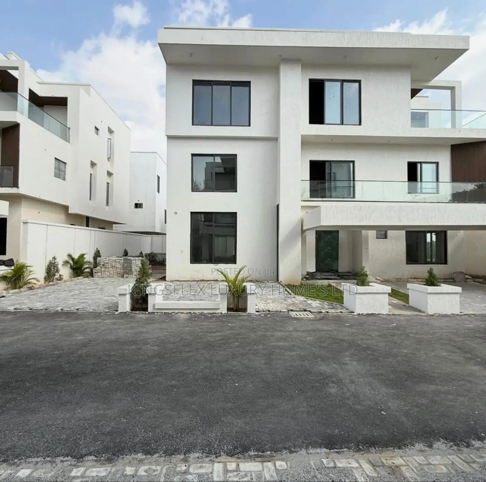 5bdrm Duplex in Estate, Katampe Extension for sale