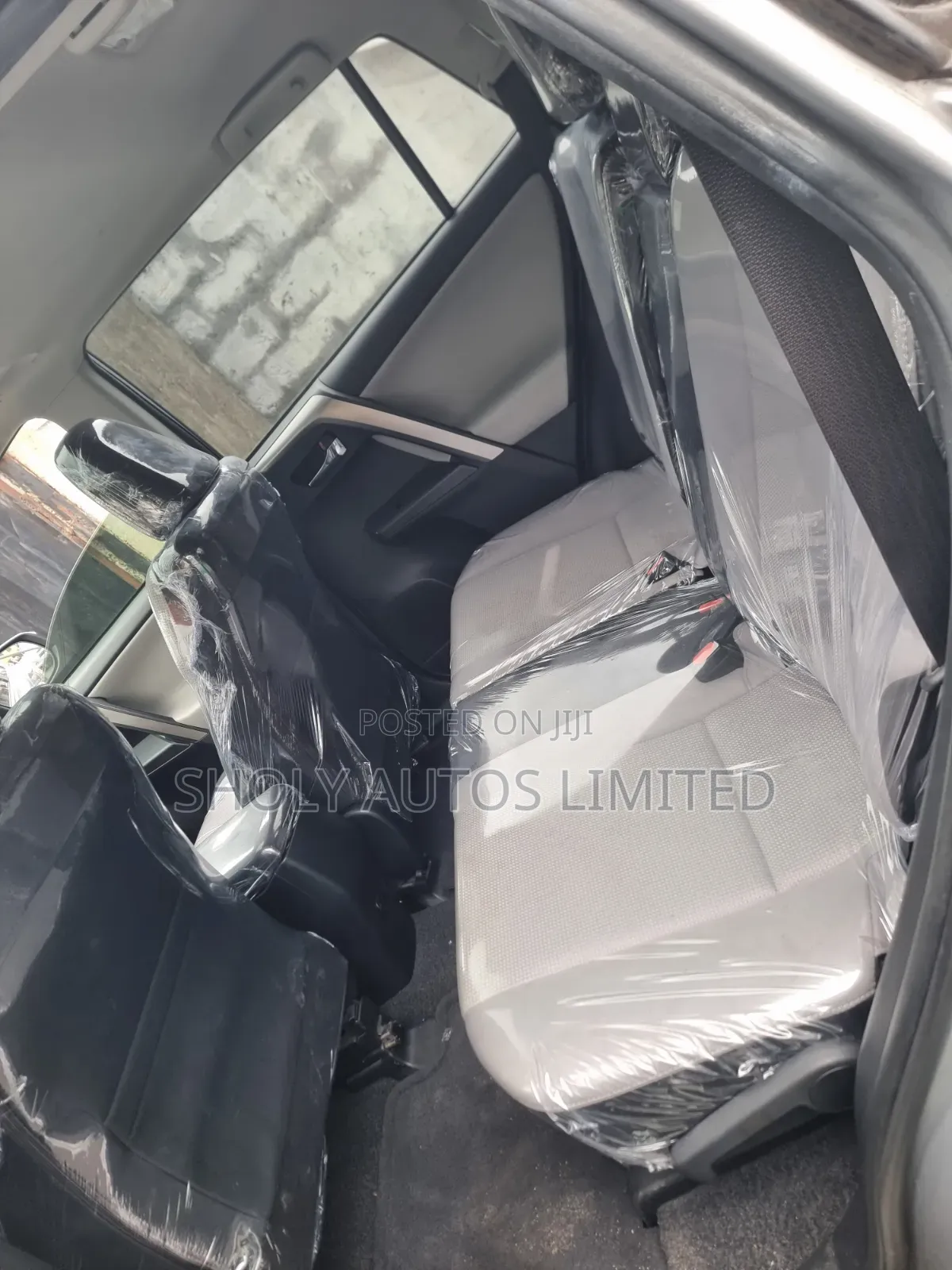 Toyota RAV4 XLE 4dr SUV (2.5L 4cyl 6A) 2018 Silver