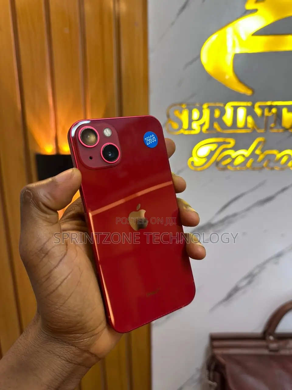 Apple iPhone 13 256 GB Red