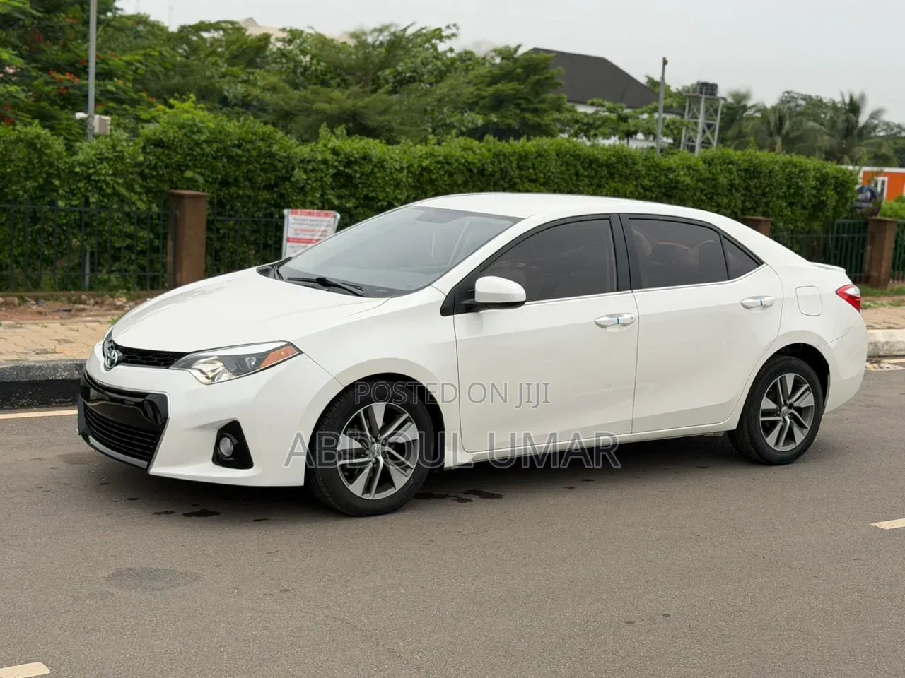 Toyota Corolla LE Eco 4dr Sedan (1.8L 4cyl CVT) 2014 White