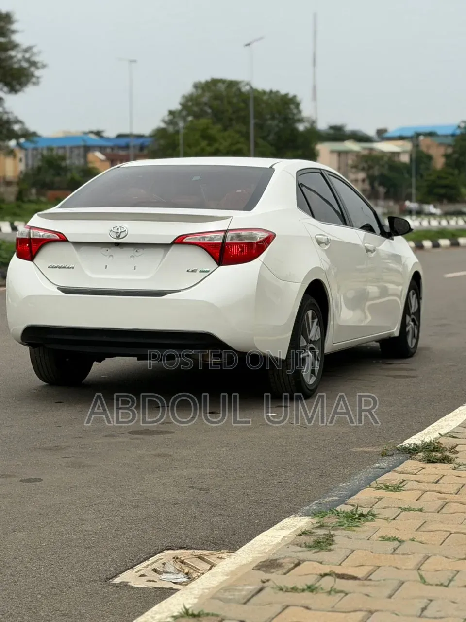 Toyota Corolla LE Eco 4dr Sedan (1.8L 4cyl CVT) 2014 White