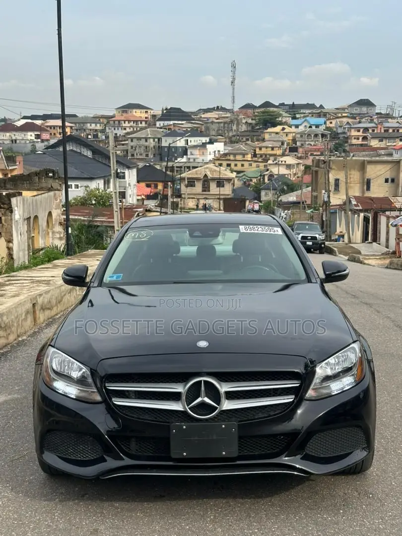 Mercedes-Benz C300 2017 Black