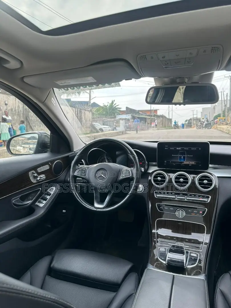 Mercedes-Benz C300 2017 Black