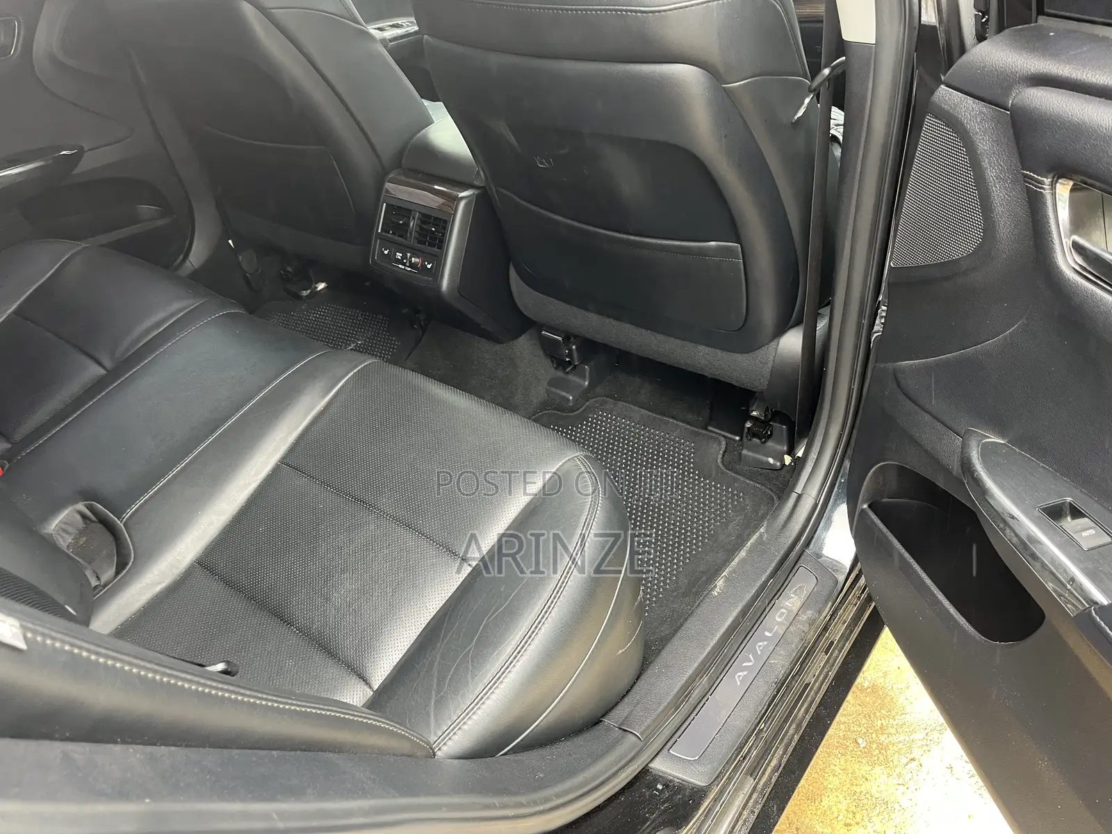 Toyota Avalon Limited 4dr Sedan (3.5L 6cyl 6A) 2014 Black