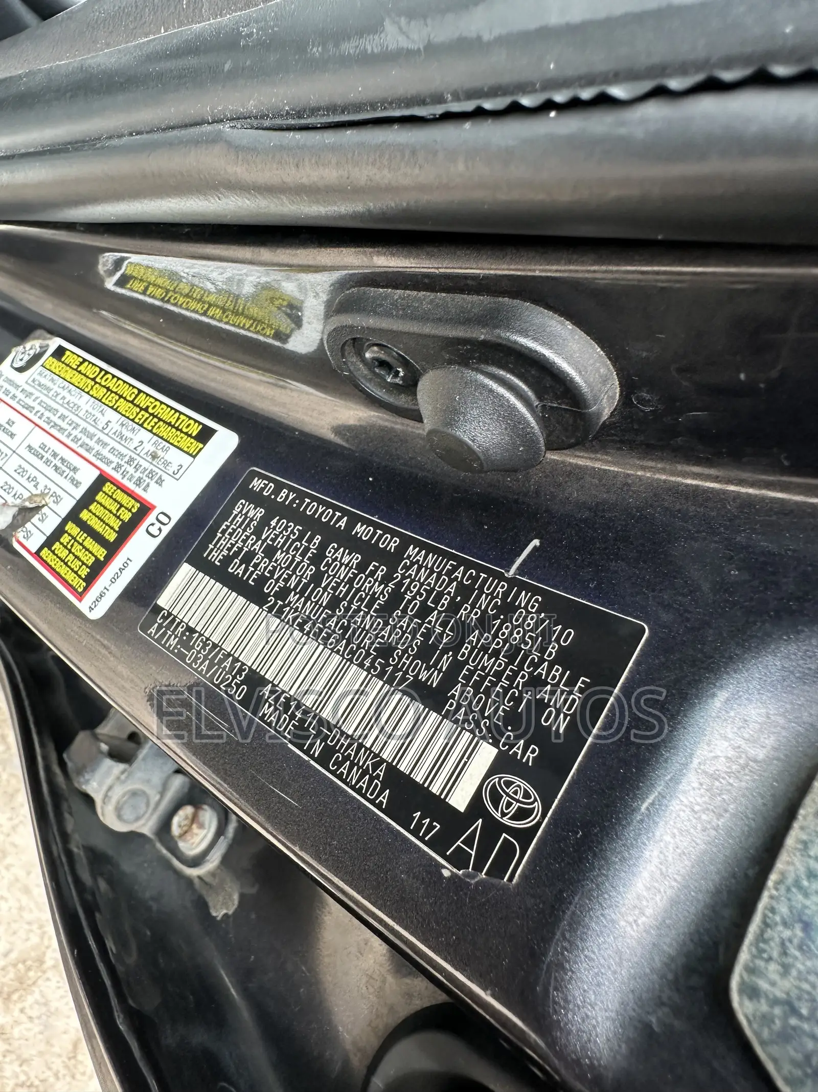 Toyota Matrix S Hatchback FWD (2.4L 4cyl 5A) 2010 Gray