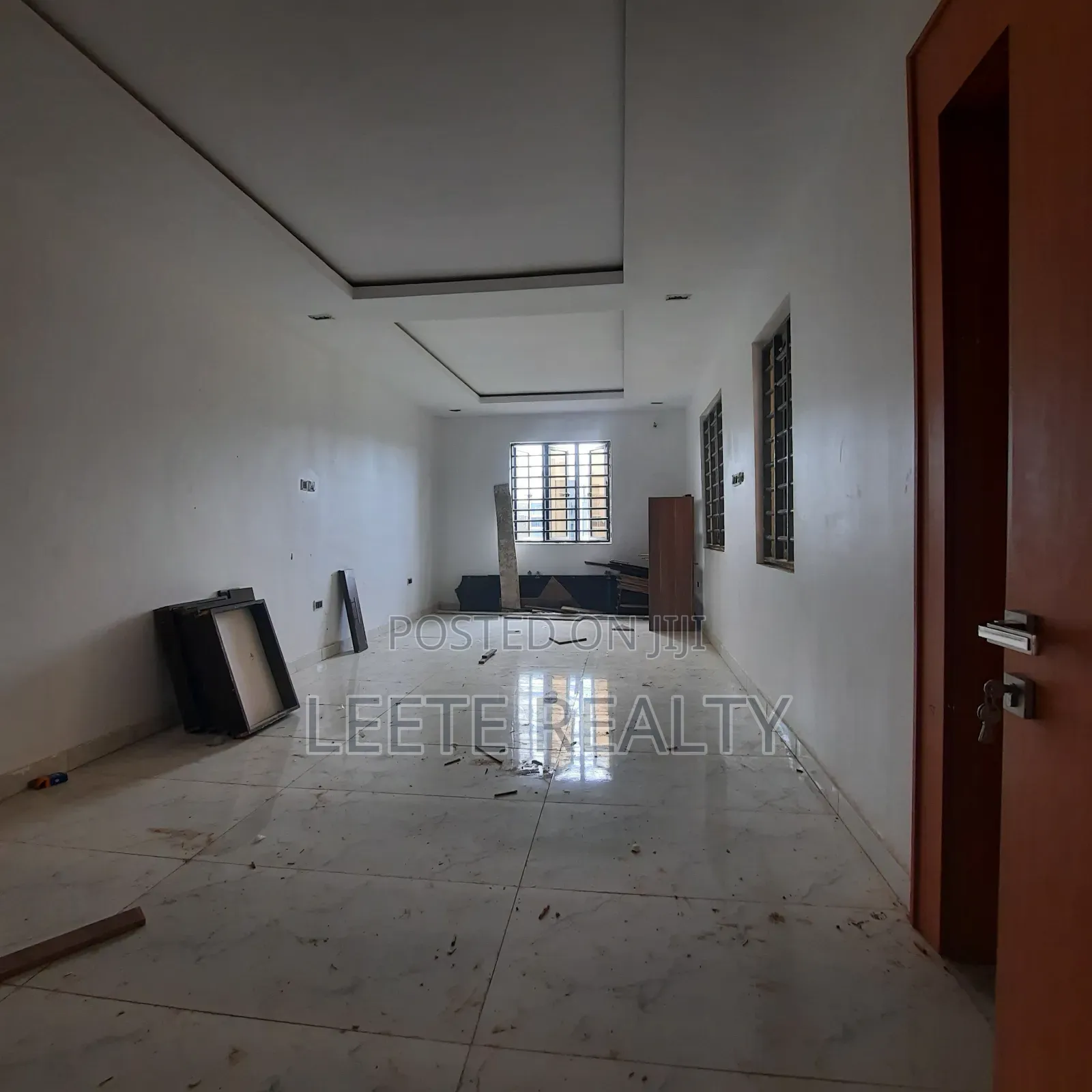 5bdrm Townhouse/Terrace in Jahi for sale