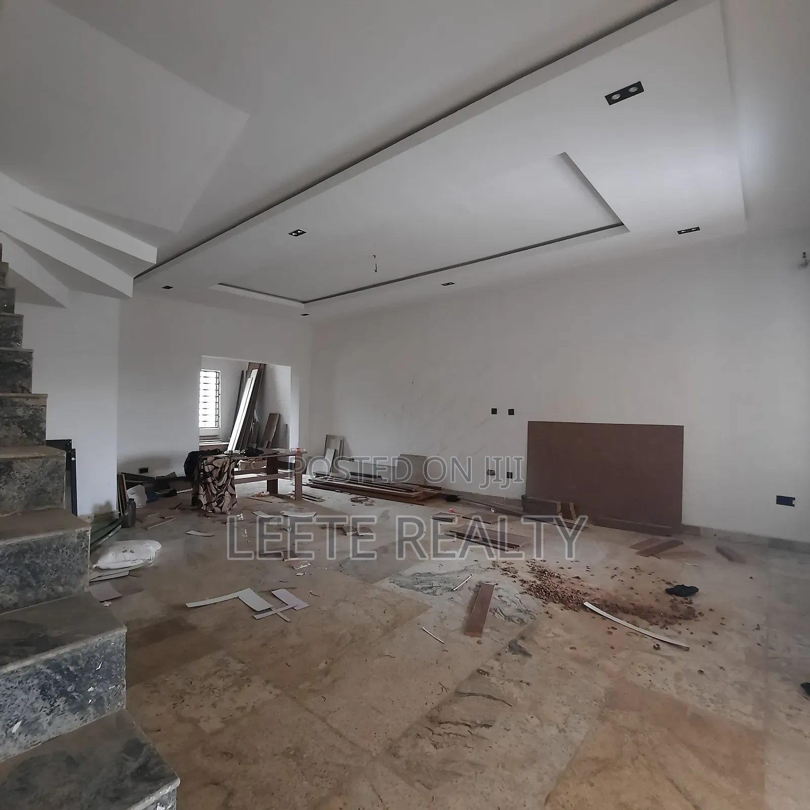 5bdrm Townhouse/Terrace in Jahi for sale