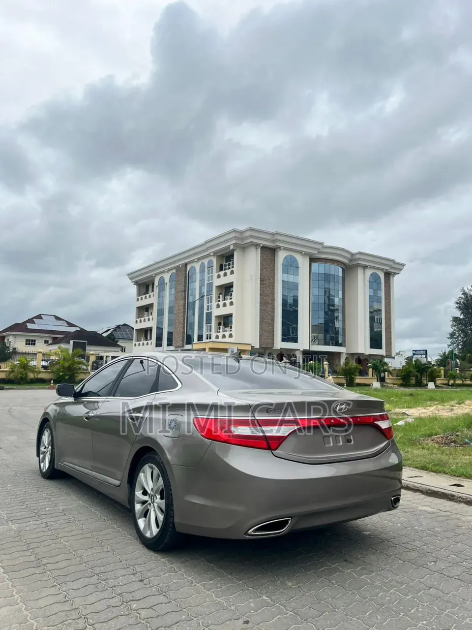 Hyundai Azera Base 2012 Brown