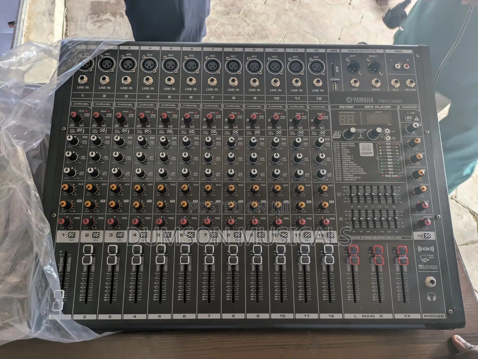 Yamaha 12 Channels Powered Mixer Amplifier Slave Equaliser