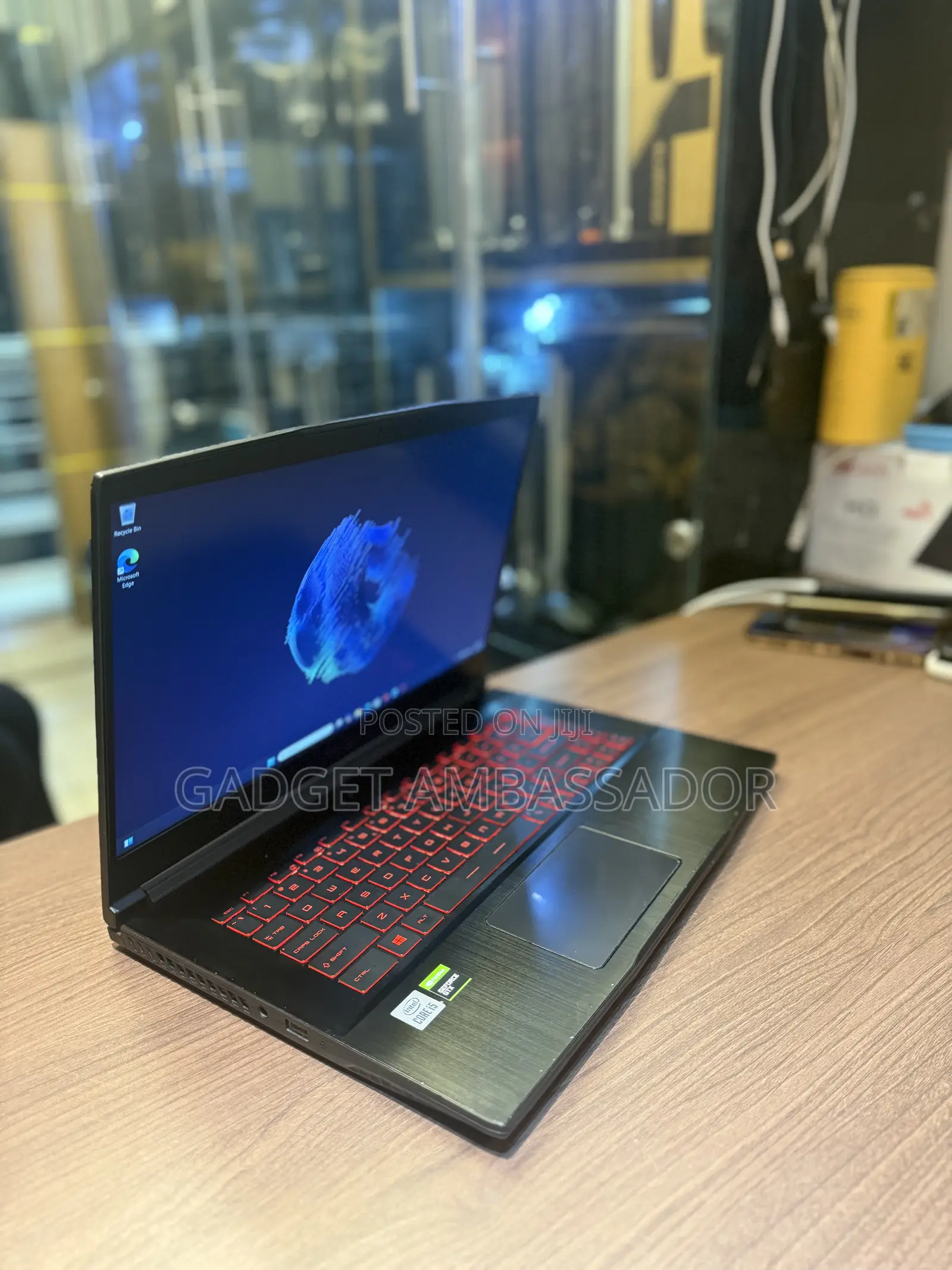 Laptop MSI GF65 Thin 10UE 8GB Intel Core i5 SSD 256GB