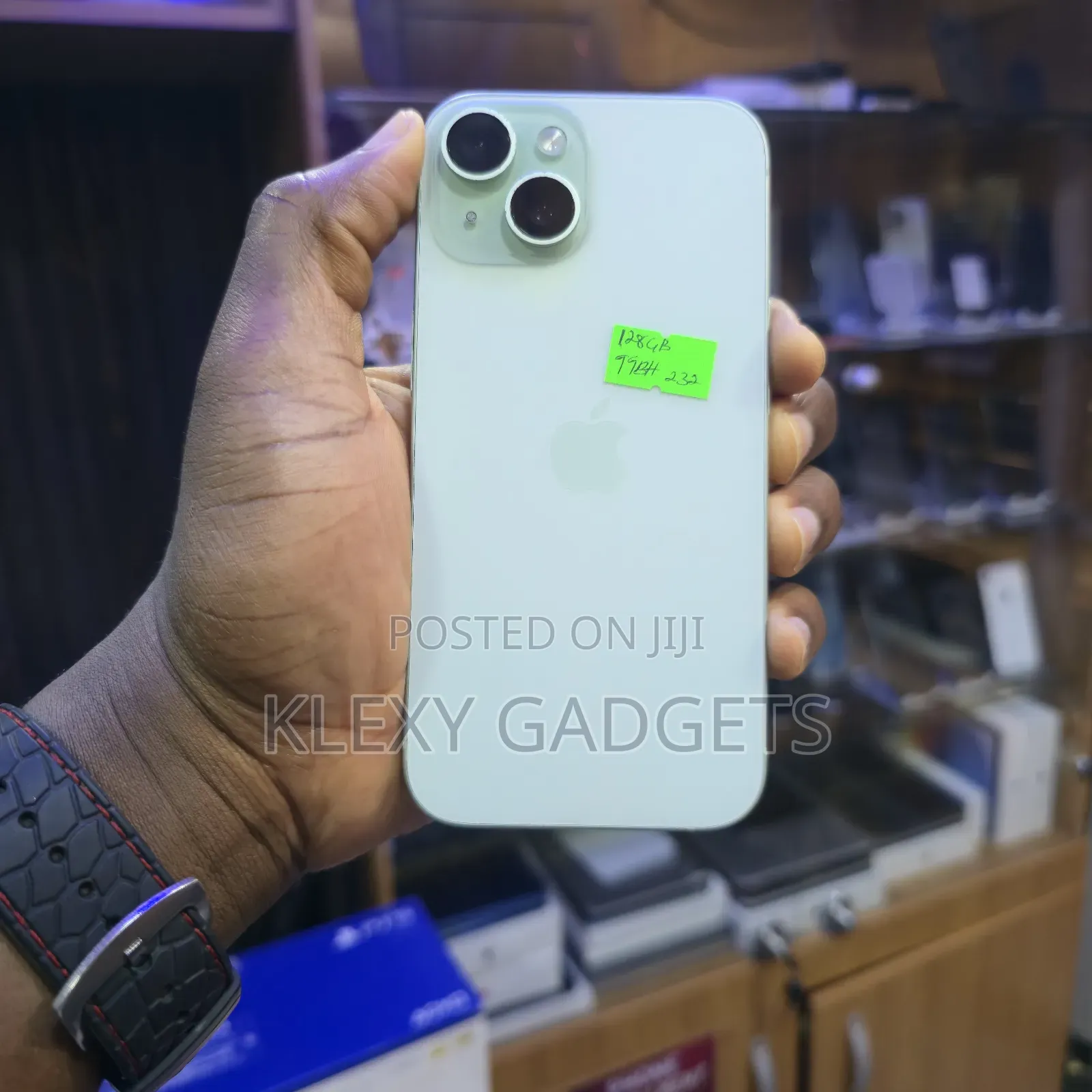 Apple iPhone 15 128 GB Green