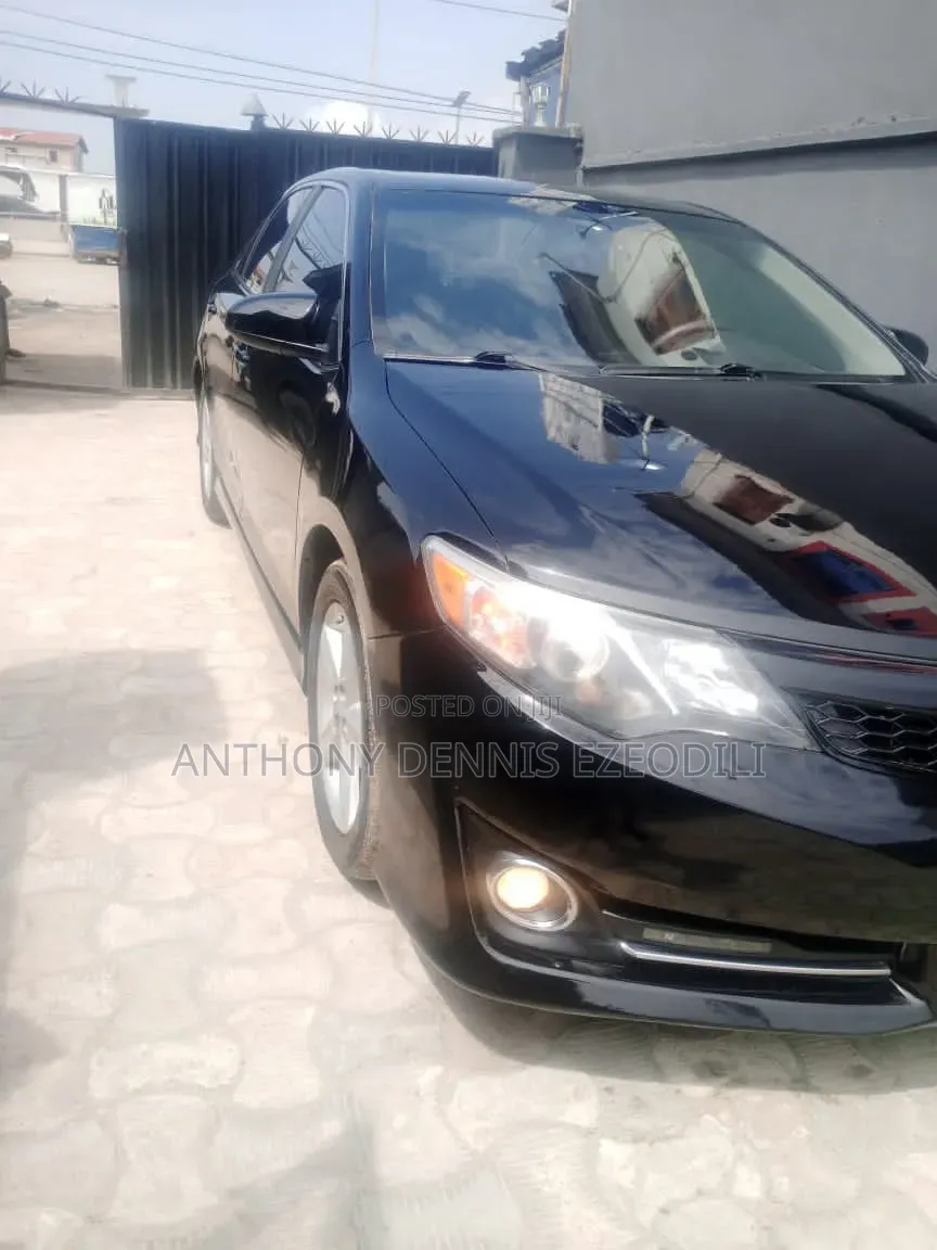 Toyota Camry SE 4dr Sedan (2.5L 4cyl 6A) 2013 Black