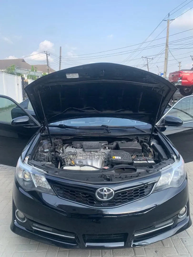 Toyota Camry SE 4dr Sedan (2.5L 4cyl 6A) 2013 Black