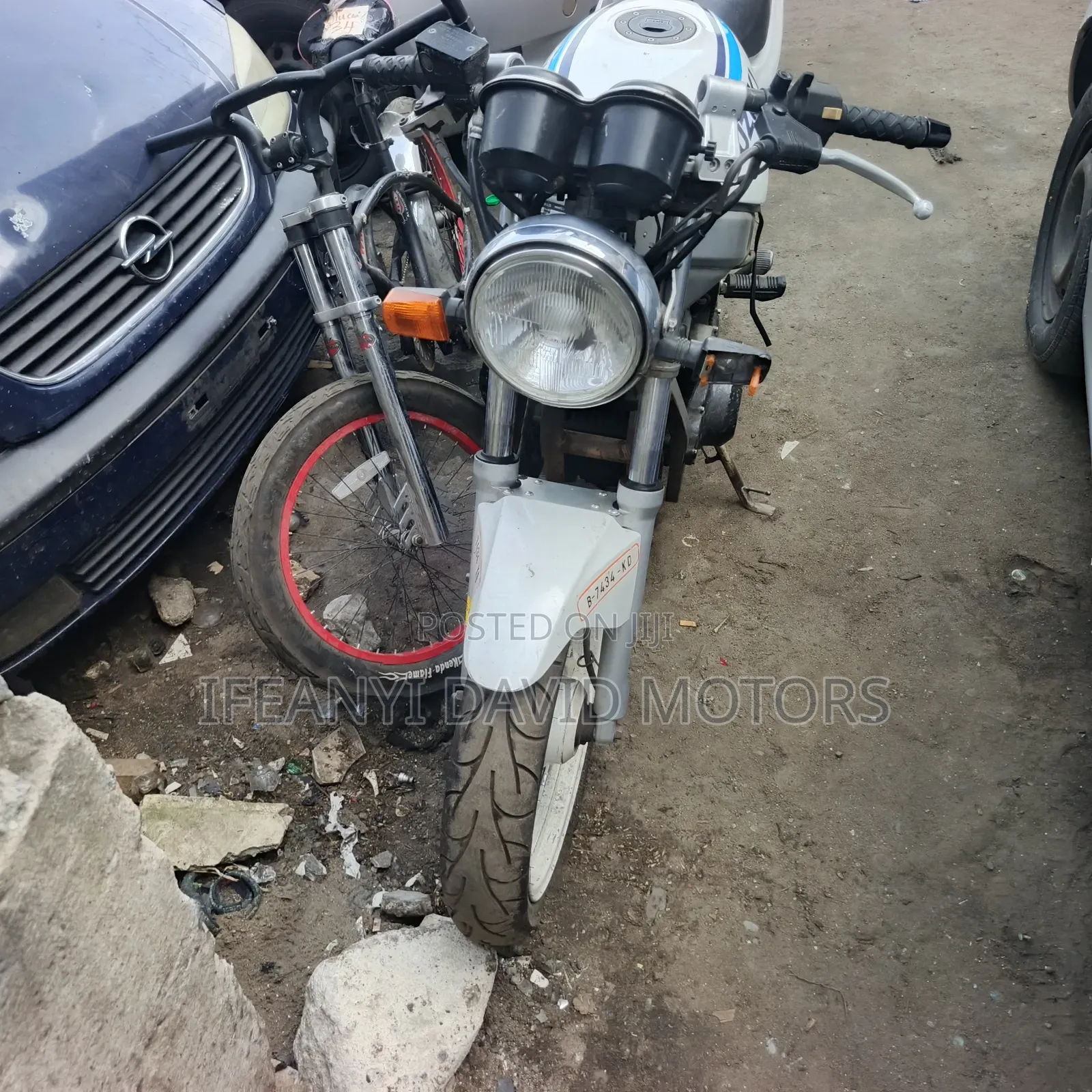 Suzuki GS 2005 White