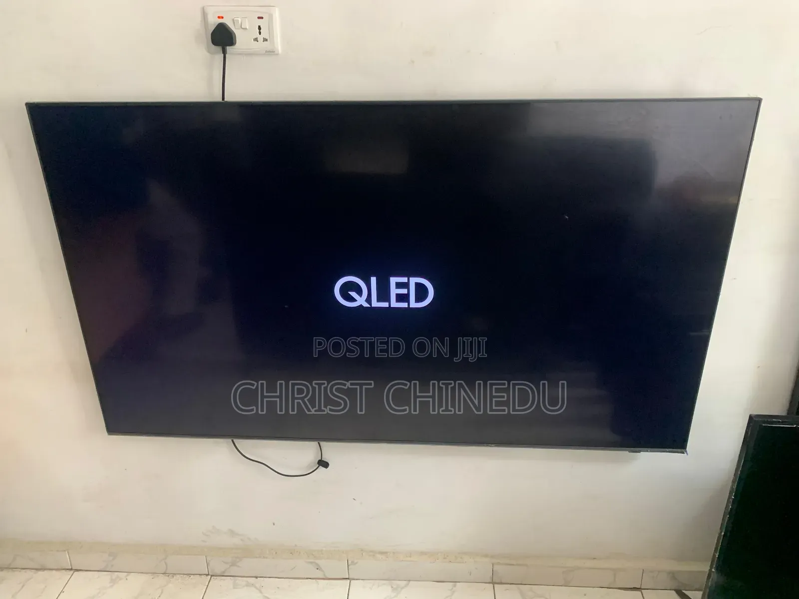 Qled Samsung 65inches Framless Airslim Comes With Free to Air Decoder