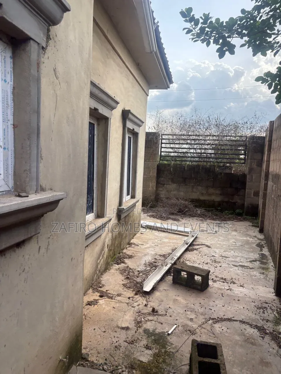3bdrm Bungalow in Omi Adio for sale