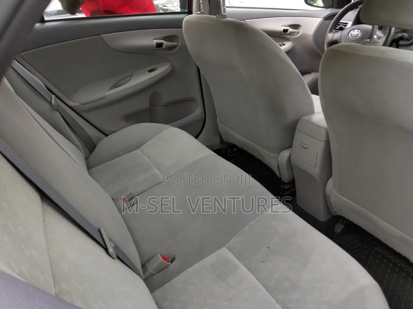 Toyota Corolla LE 4dr Sedan (1.8L 4cyl 4A) 2010 Gray