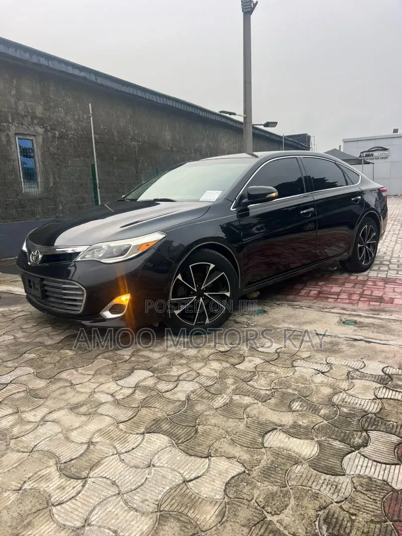 Toyota Avalon XLE Premium FWD Sedan (3.6L 6cyl 6A) 2016 Black