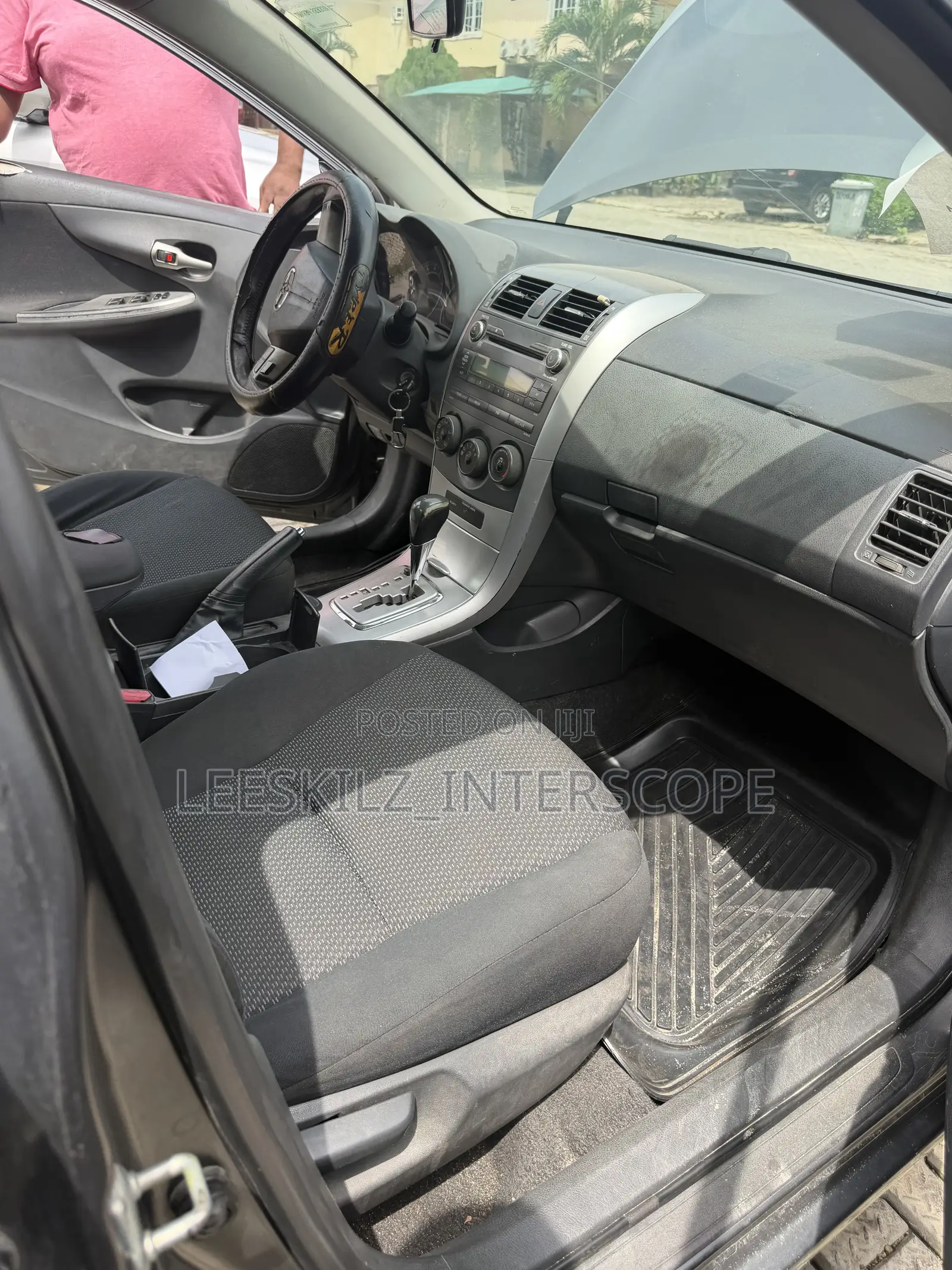 Toyota Corolla 2010 Gray