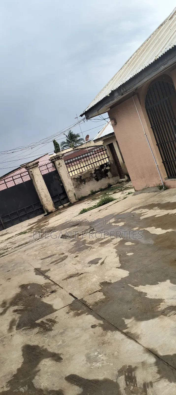1bdrm Room & Parlour in At Dada Estate for sale