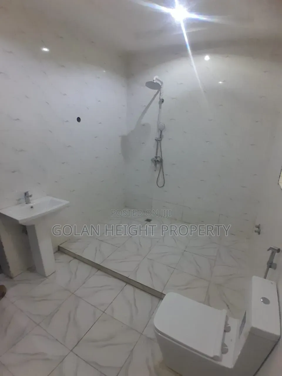 4bdrm Townhouse / Terrace in Kaura for rent