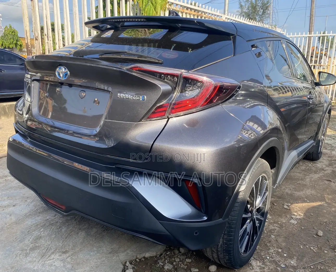 Toyota C-HR Limited FWD 2019 Gray