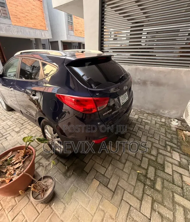 Hyundai Tucson Limited AWD 2011 Blue