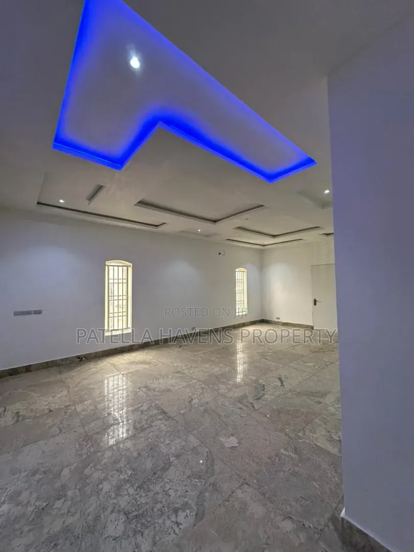 17bdrm Mansion in Asokoro for sale