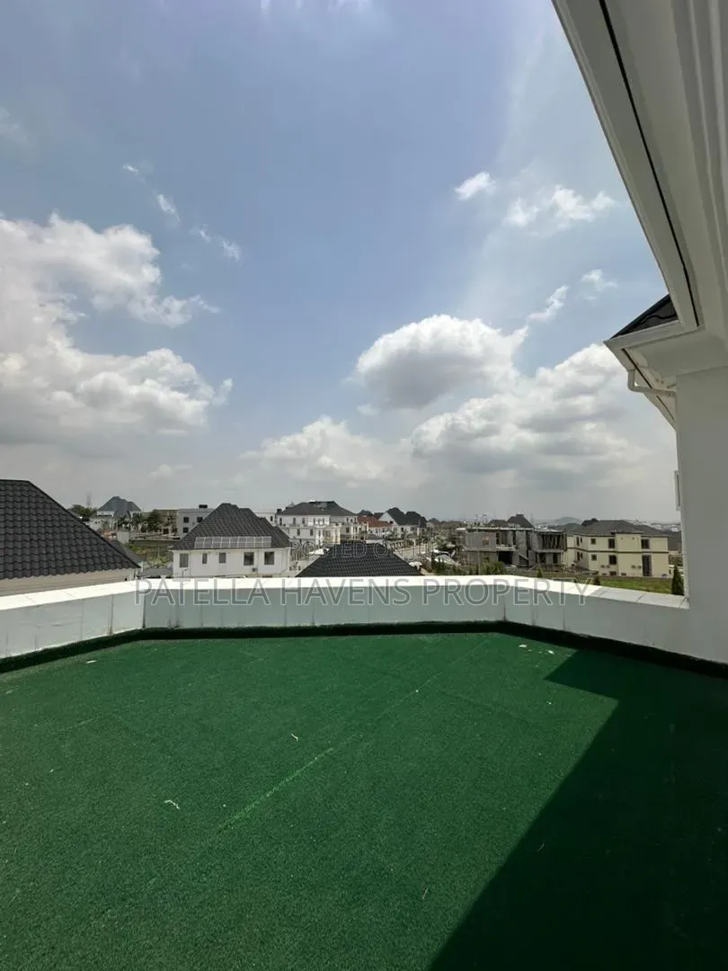 17bdrm Mansion in Asokoro for sale