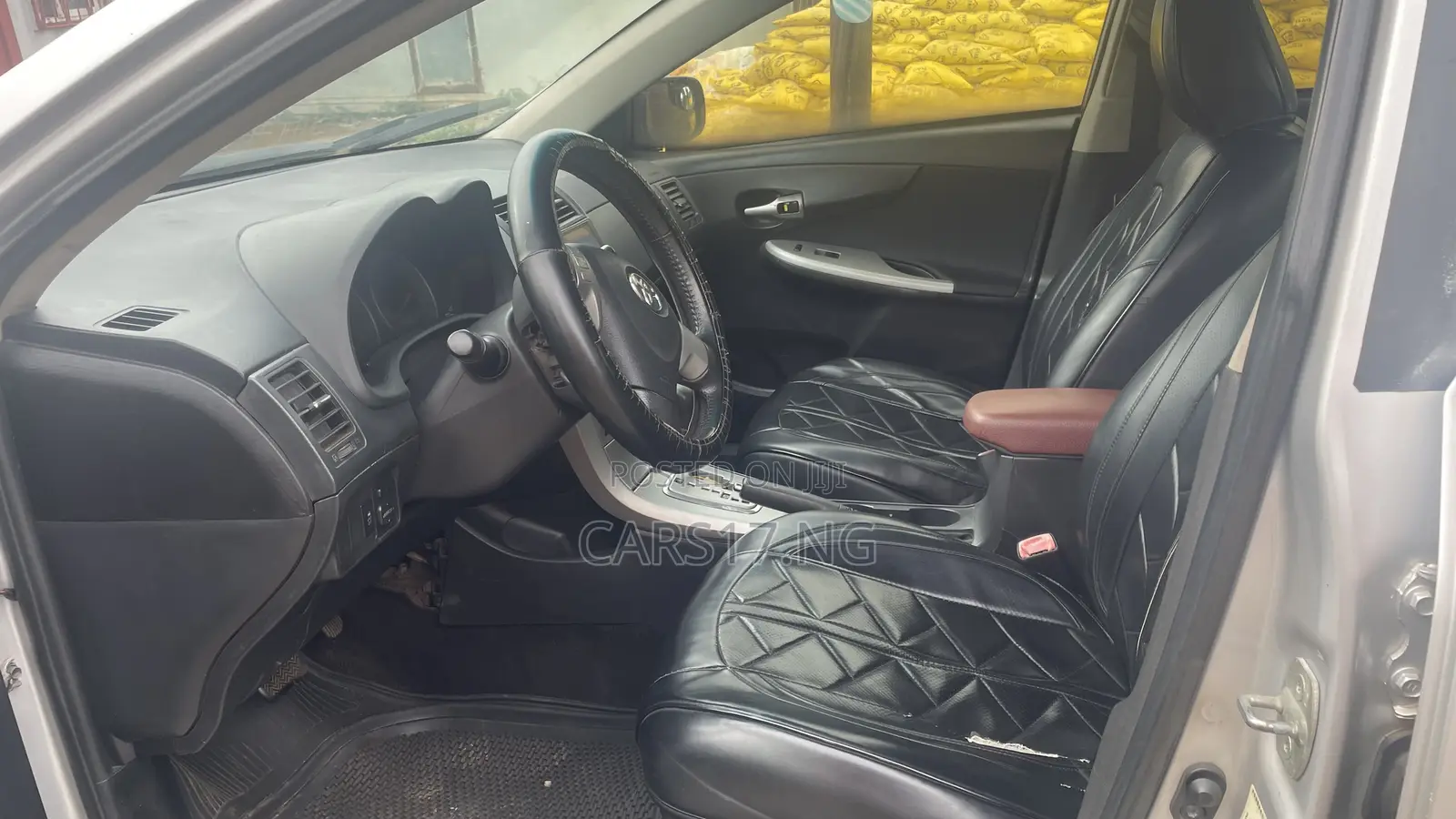 Toyota Corolla 2010 Silver