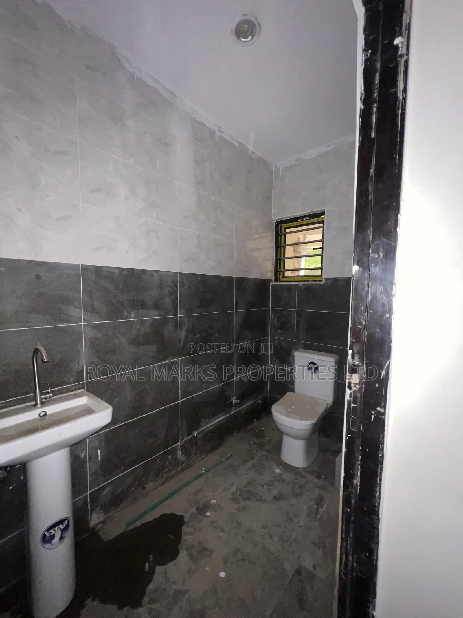 3bdrm Block of Flats in Utako for rent