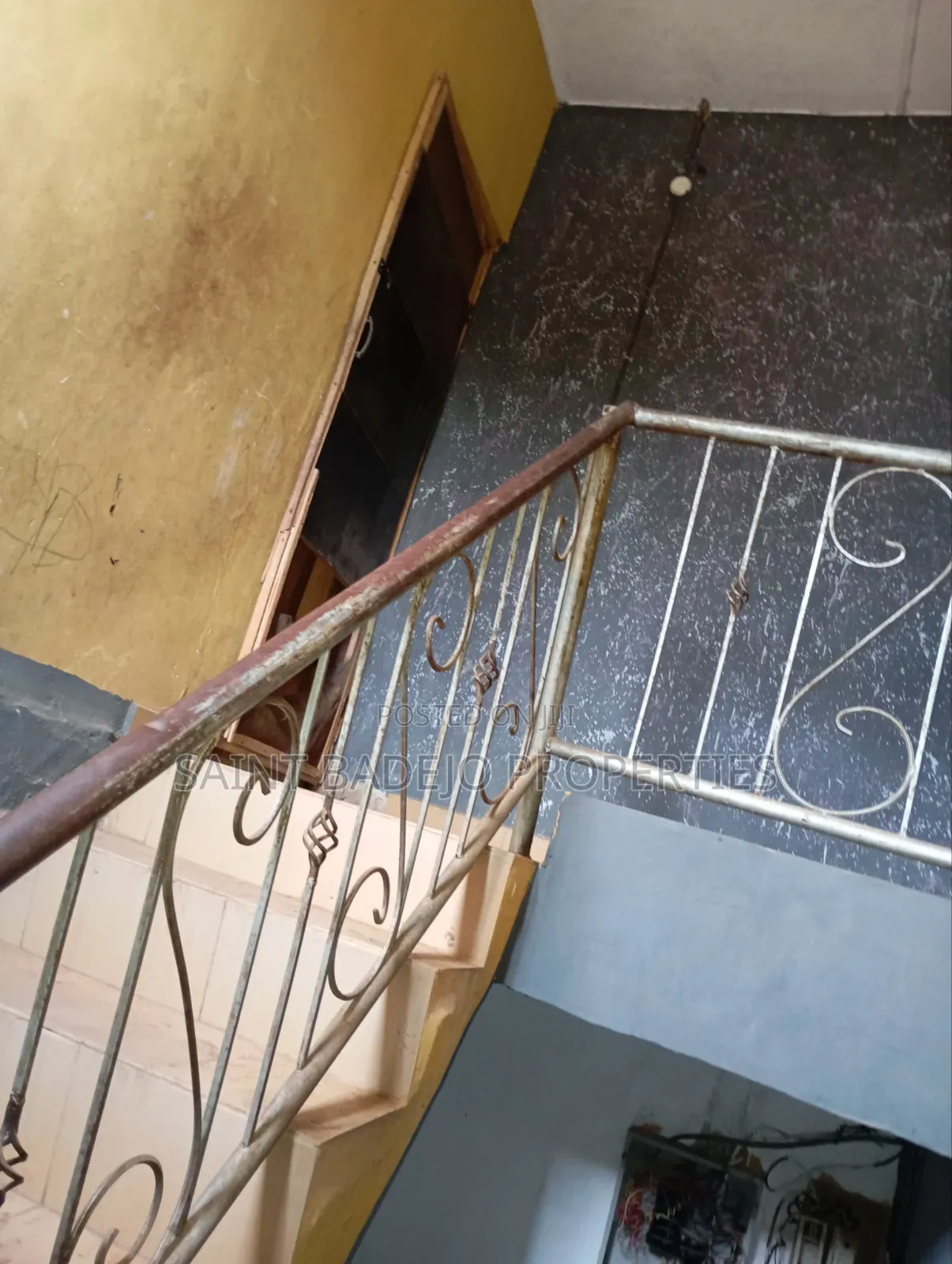 1bdrm Block of Flats in Ewu-Agbo Area., Gberigbe for rent