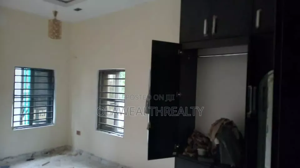5bdrm Duplex in Bodija for rent