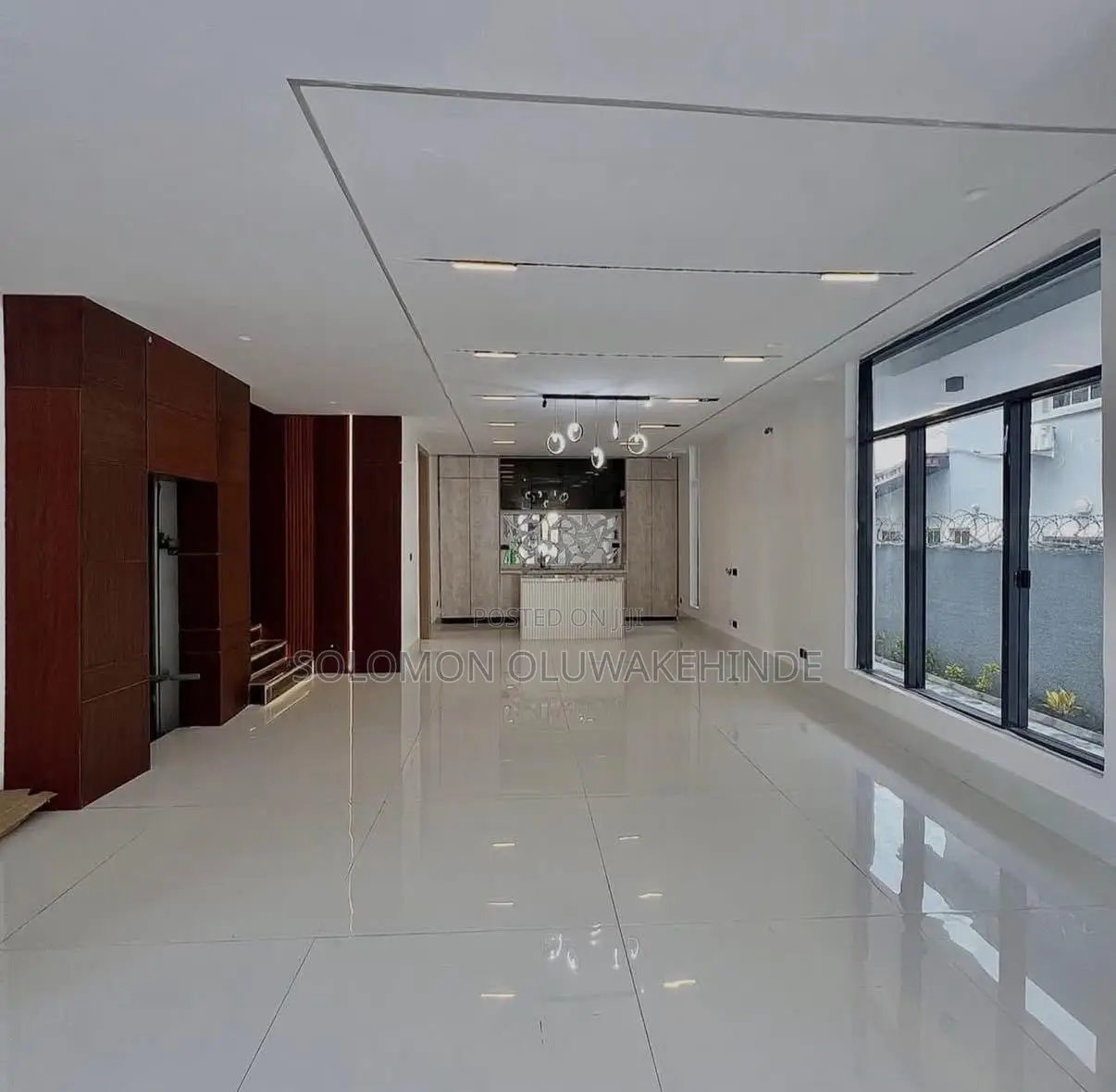 5bdrm Duplex in Vgc for sale