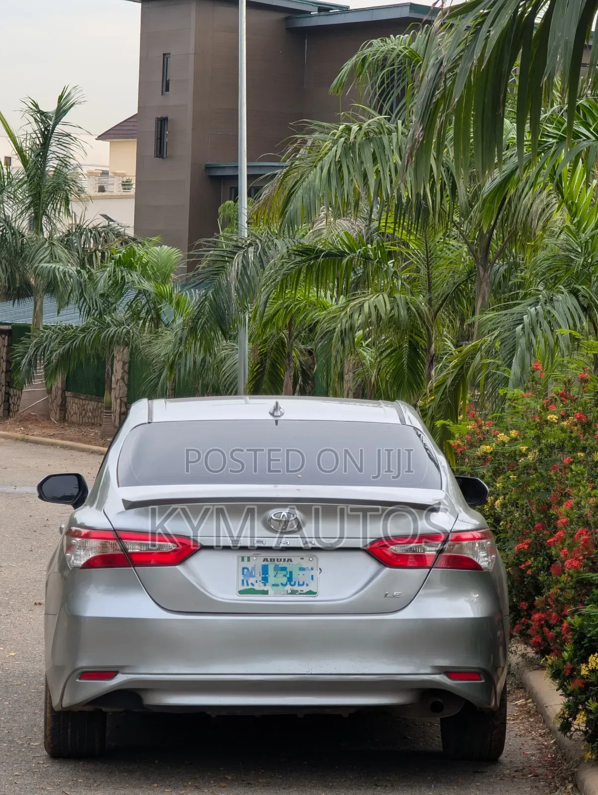 Toyota Camry LE (2.5L 4cyl 8A) 2019 Silver