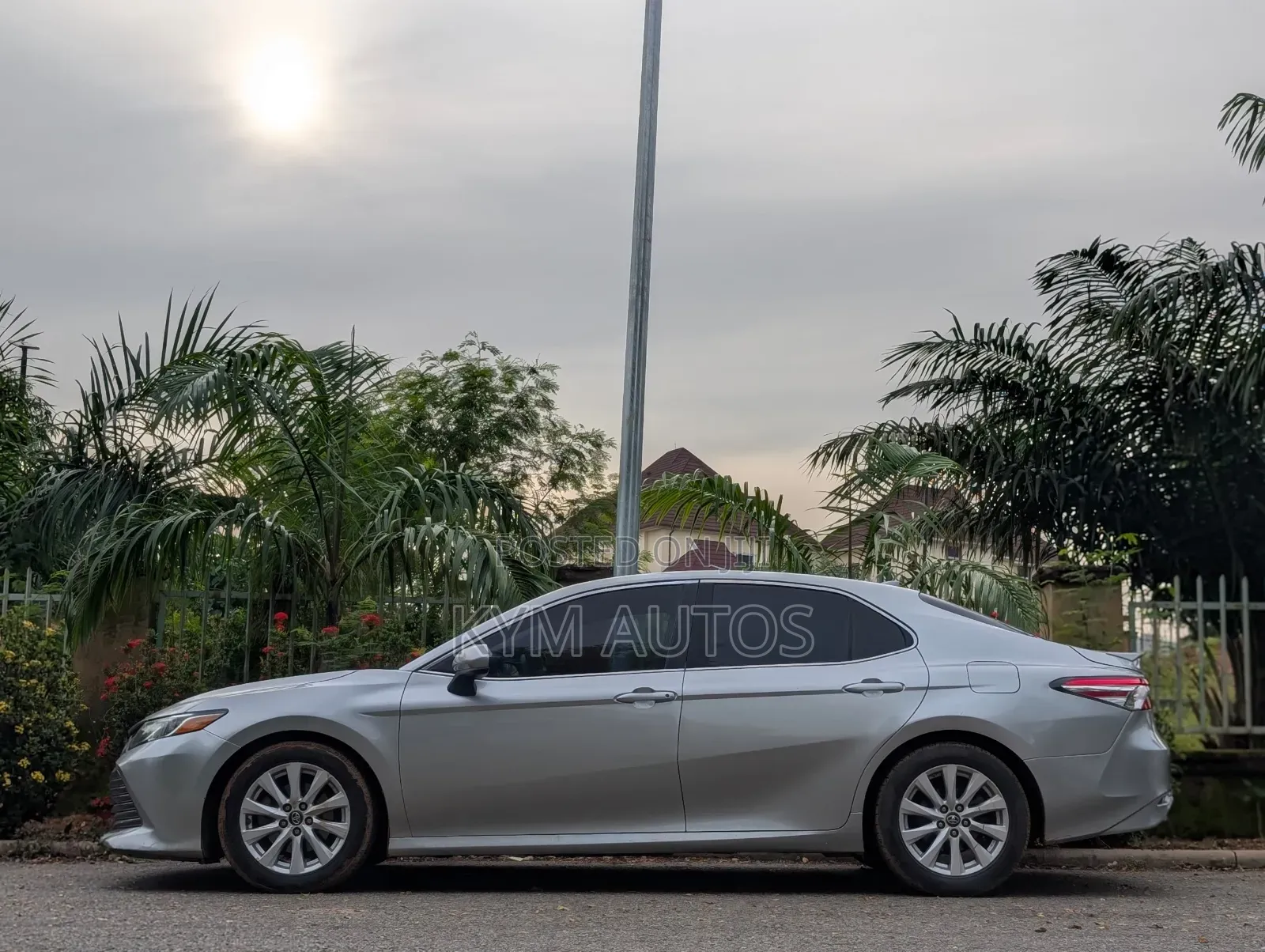 Toyota Camry LE (2.5L 4cyl 8A) 2019 Silver