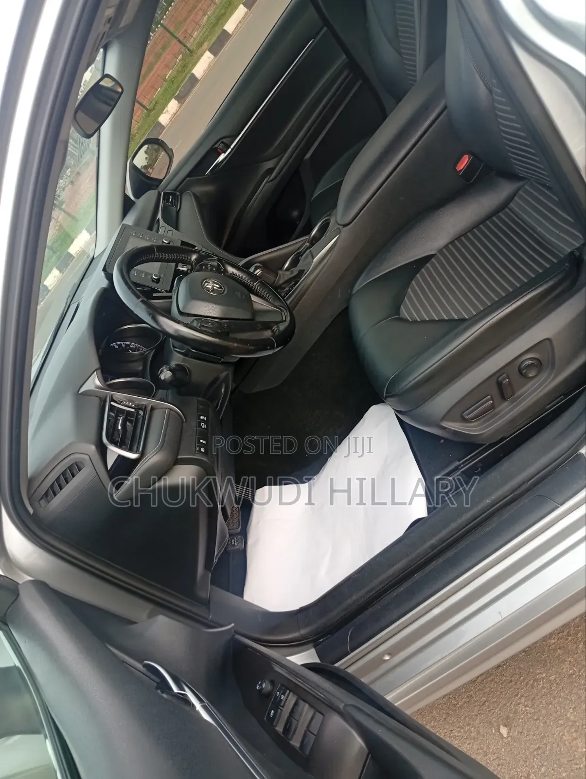 Toyota Camry 2021 Silver