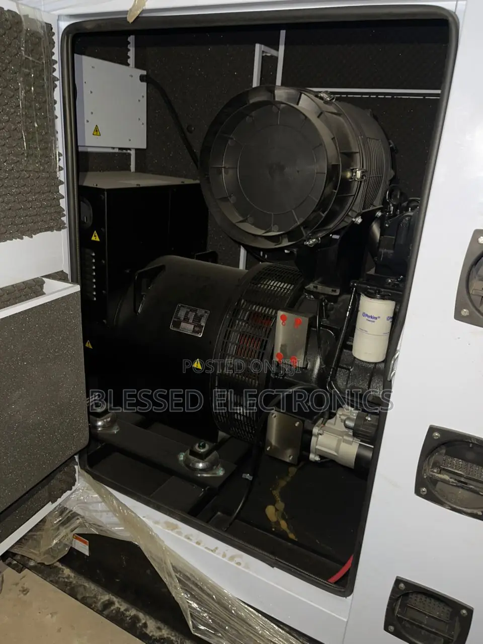 350kva Perkins Diesel Soundproof Generator 100% Copper Wire Low Noise