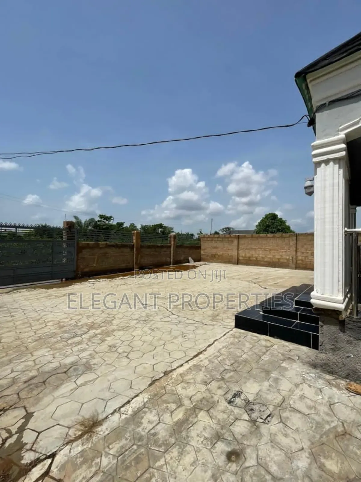 3bdrm Bungalow in At Ilupeju Area, Osogbo for sale