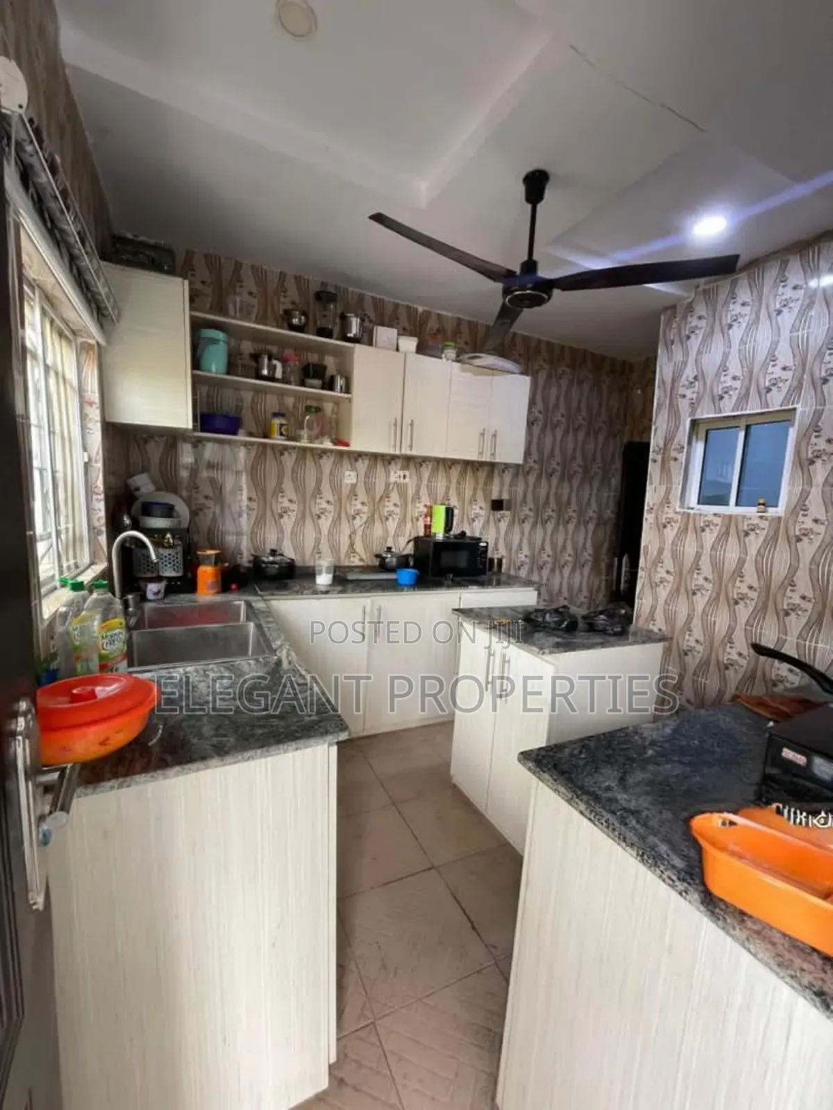 3bdrm Bungalow in At Ilupeju Area, Osogbo for sale