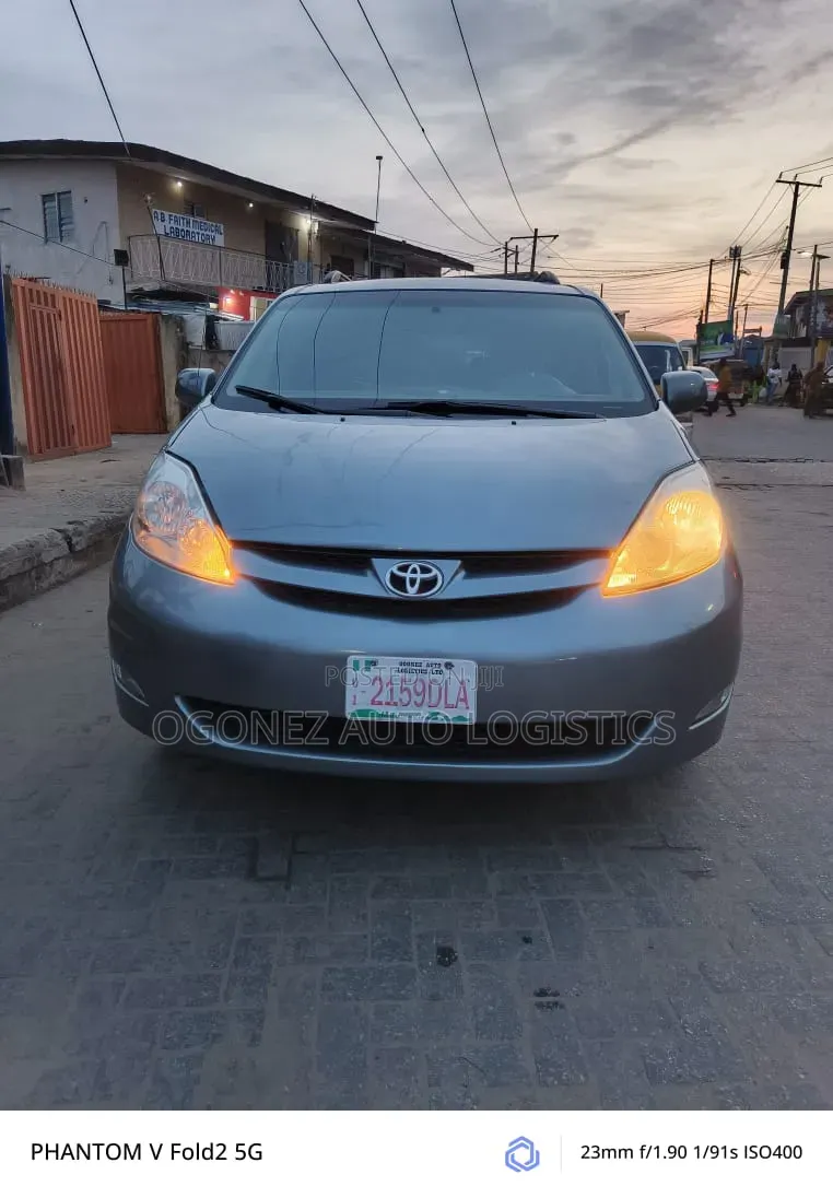 Toyota Sienna LE AWD 2006 Blue