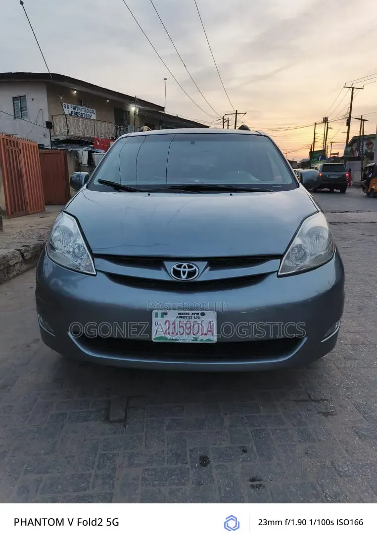 Toyota Sienna LE AWD 2006 Blue
